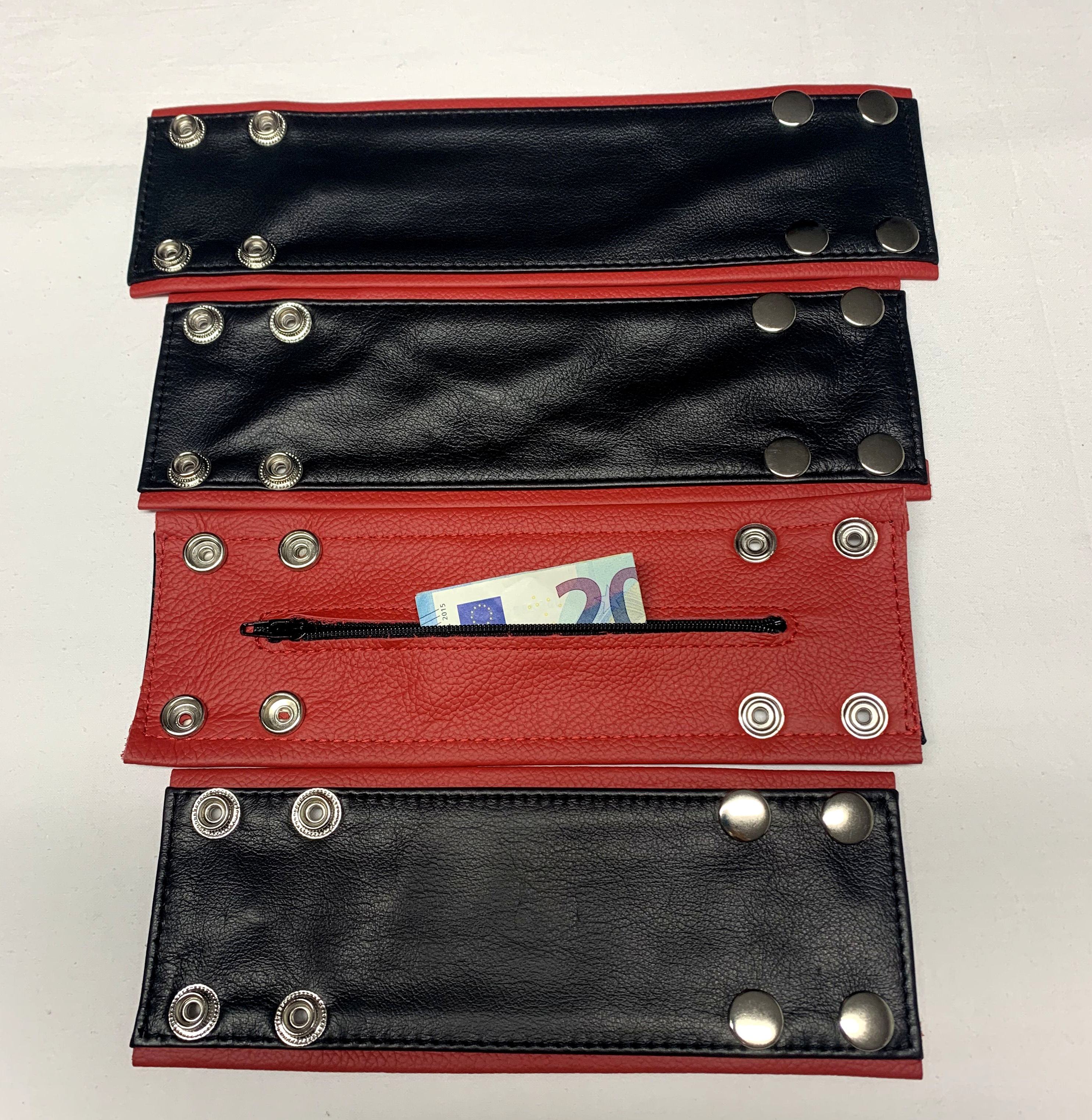 Armband mit Geldfach