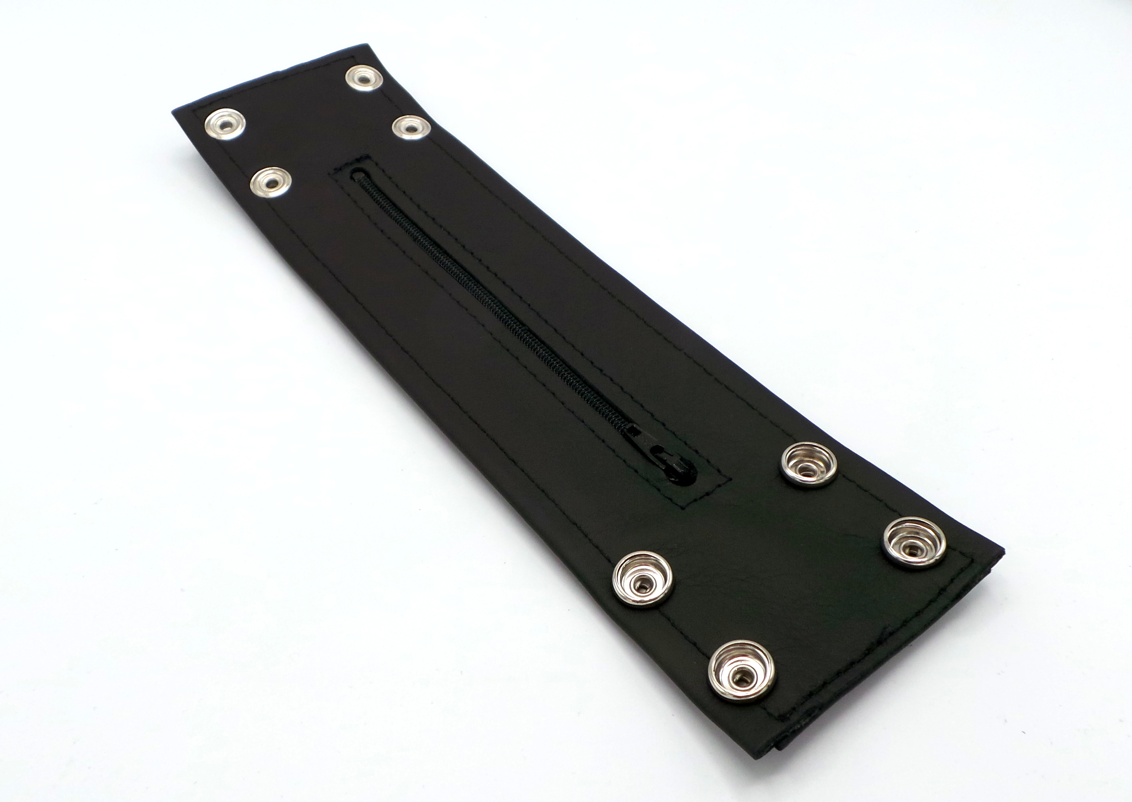 Armband mit Geldfach