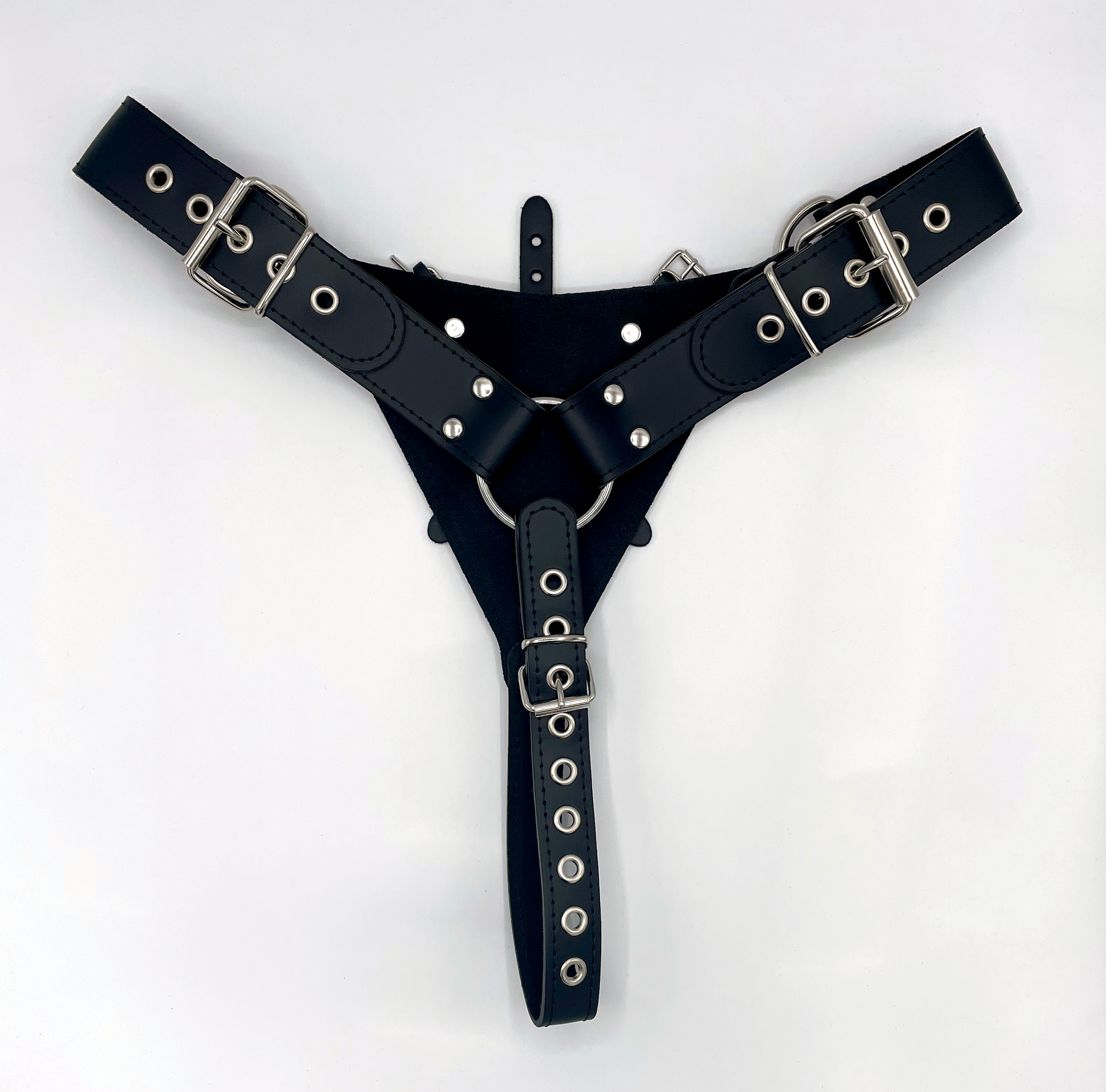 Herren-Harness aus Leder von hinten am Model