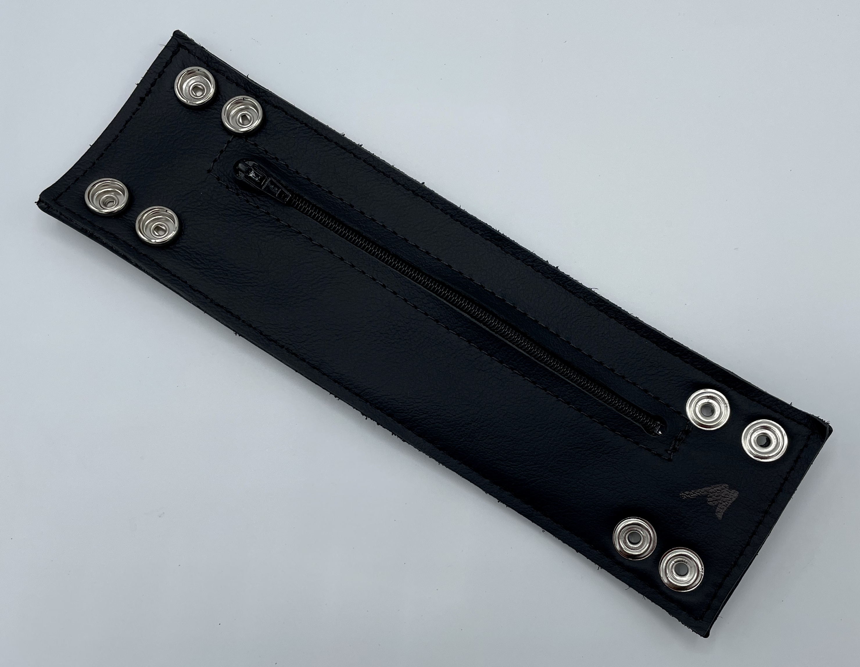 Armband mit Geldfach
