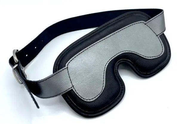 Masken und Knebel
